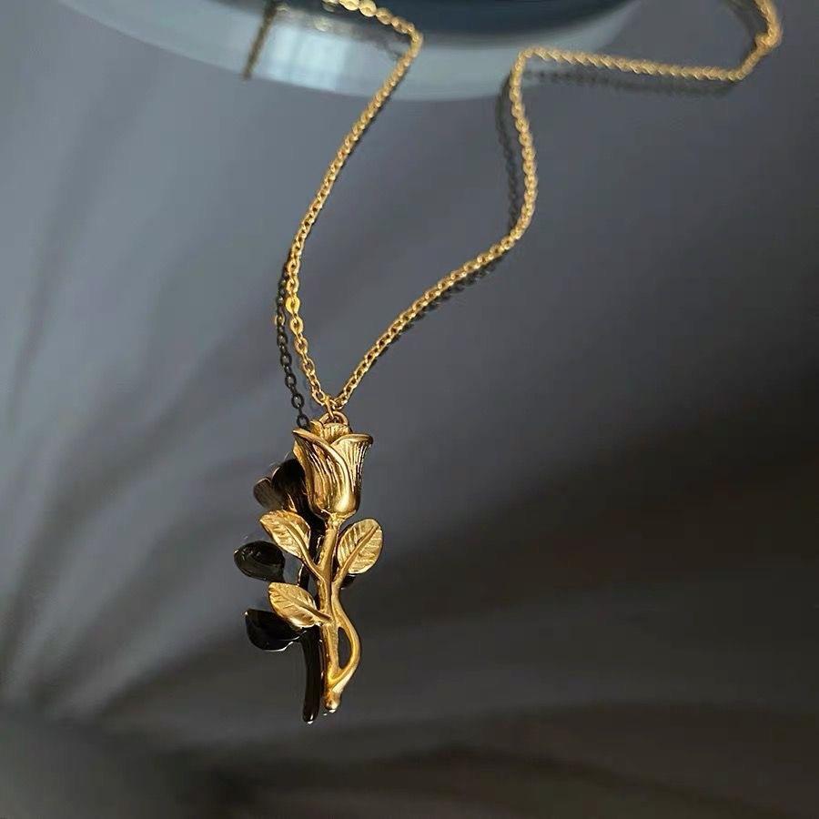 Collar flor de oro