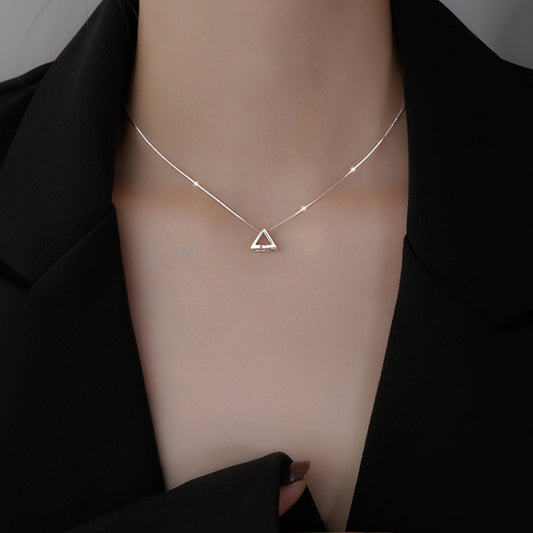 Collar Triangulo