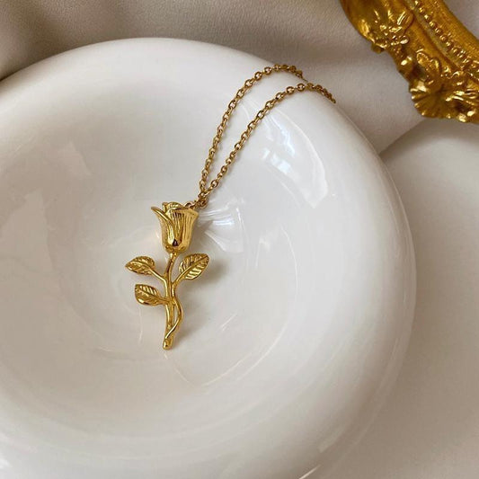 Collar flor de oro